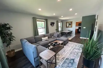 Image de Newly renovated 3 bedroom home