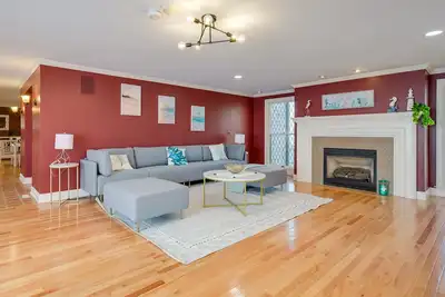 Image de 1 Mi to Beach: Spacious Retreat in East Sandwich!