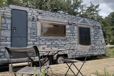 Image de Seul dans la nature sans voisin, caravane tout confort