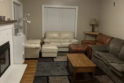 Image de Uniquely designed in Central Missouri