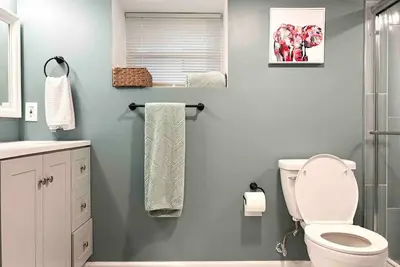 Image de Lovely and newly constructed downtown studio