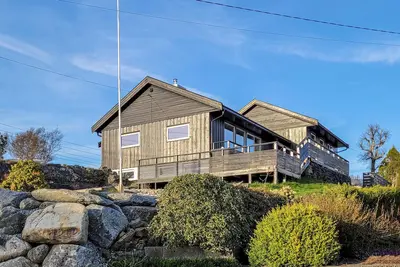 Image de Belle maison Ă HĂĄvik avec WiFi