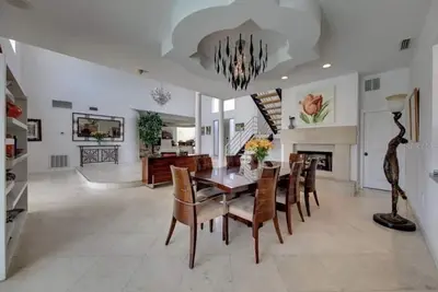 Image de Miami Vice style home, on Siesta Key beach Inter-coastal. Beautiful water views