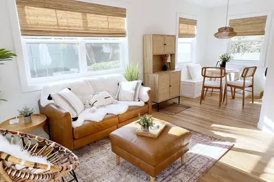 Image de Romantic Remodeled Historic Sea Cottage w/Fireplace - Encinitas Moonlight Beach