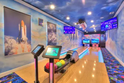 Image de Awesome 14 br villa | bowling games near Disney