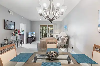 Image de Gated community, beaches and restaurants nearby. Beat the snow and cold weather.
