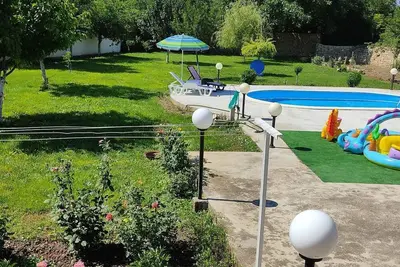 Nature House Bulgaria 1 min  from the lake, 15 mins  from River