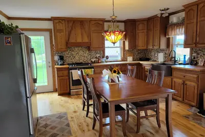 Image de Amish Built 3-bed Farmhouse with high-end Modern upgrades. 5-min to Medina, Ny.
