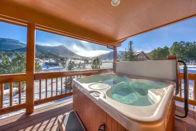 Image de Elk Meadow Retreat - Amazing Mountain Views + Hot Tub Sleeps 10!