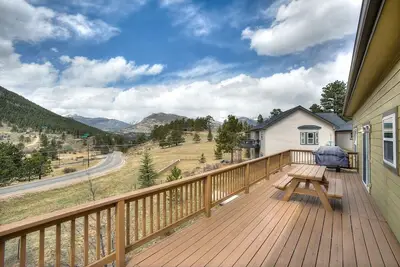 Image de Silvertree - Mountain Views with Hot Tub - Sleeps 10!