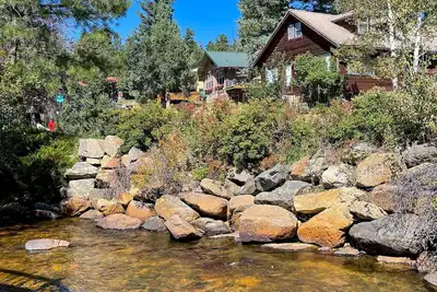 Image de Stone's Throw - A Downtown Estes Park getaway