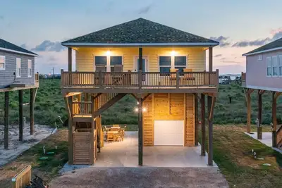 Image de High Noon Beach Home - Golf Cart and Hot Tub