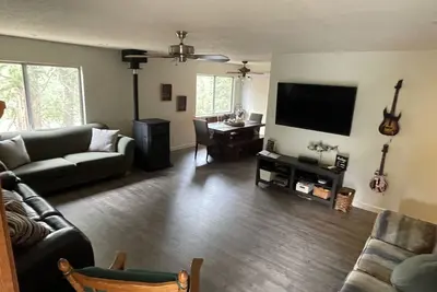 Image de Cozy, Remodeled Home in Groveland. Close to Yosemite! Huge Lot and Deck! Ac!