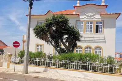Image de Villa Gabriela Monte Estoril Garden, surrounded by nature.