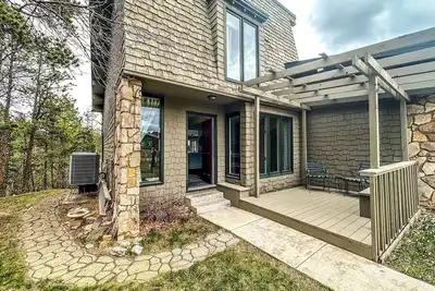 Image de New! Hilltop House in the Canyon