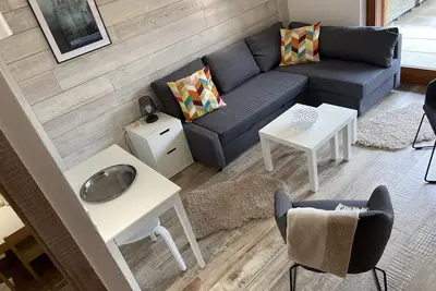 Image de Studio + Cabine - Parfait Etat- 500  M  Des Pistes -  Garage
