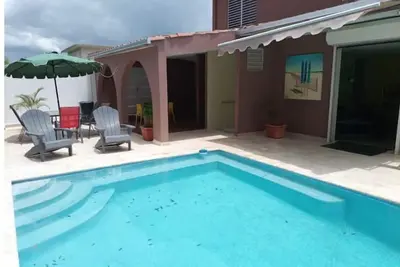 Image de Pool House keep the  family together 12 people+