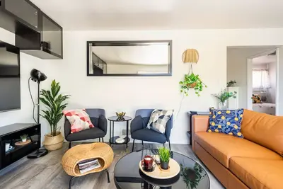 Image de Ikea Design House | Uptown Trendy & Safe