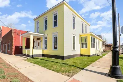Image de The Sunshine House: Three Units in One!