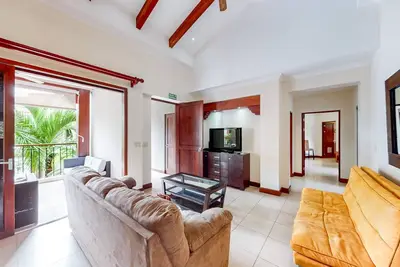 Image de Tropical condo near the beach with shared pool, balcony, & W\/D