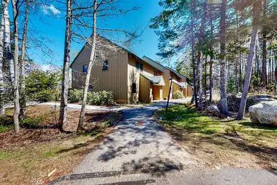 Image de Cozy condo with a pool access, mountain views, private patio, & washer/dryer