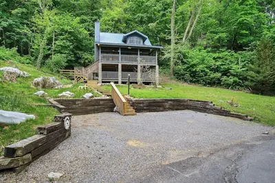 Image de Cozy Authentic Log Cabin One Bedroom with Loft Bedroom One & a Half Bath Wi-Fi