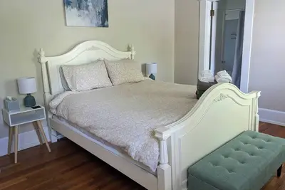 Image de Efficiency in Grand Old Home, Downtown Durham