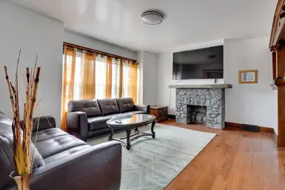 Image de Buffalo Vacation Rental ~ 20 Mi to Niagara Falls!