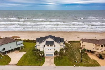 Image de Absolute beachfront luxury villa in Indian Beach-first row