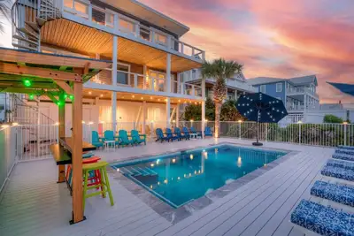 Image de OceanFront - X5 Master bedrooms - Private Pool & Tiki bar
