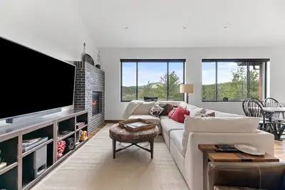 Image de Amazing Views! Gorgeous New Home Near Hill City!