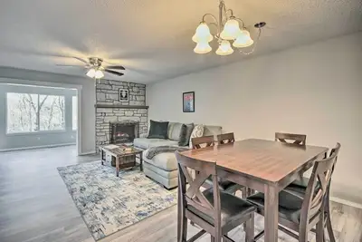 Image de Chandler Ln Adventure Townhome at Bella Vista - Dog Friendly - 200Mgps