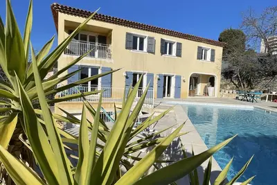Image de Merveilleuse villa provençale - vue mer sur les îles de Lerins