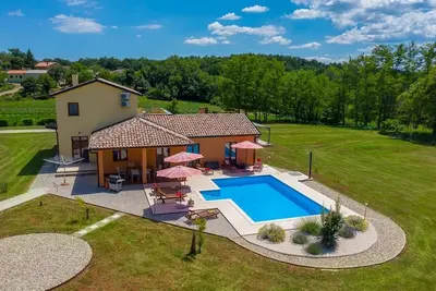 Image de Maison de vacances Pazin pour 1 - 6 personnes avec 3 chambres à coucher - Maison de vacances