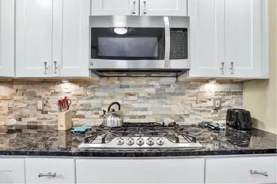 Image de The Mosaic Aardvark Beach Home w\/ Heated Pool & Relaxing Outdoor Space