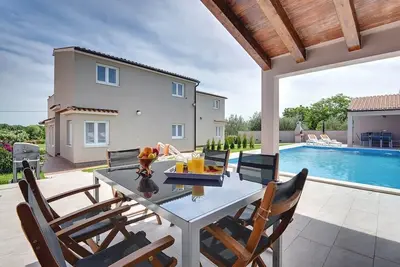 Image de Maison de vacances Pula pour 1 - 16 personnes avec 6 chambres à coucher - Maison de vacances