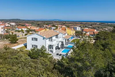 Image de Maison de vacances Ližnjan pour 1 - 6 personnes avec 2 chambres à coucher - Maison de vacances