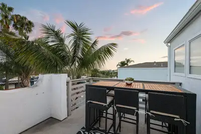 Image de Modern Dream Home - Fire Pit, Grill, Large Yard & Ac