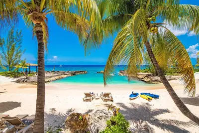 Image de Casa Luna 16: Luxe Resort South of Seven Mile Beach w/Pool, Heated Spa, & Beach Cove