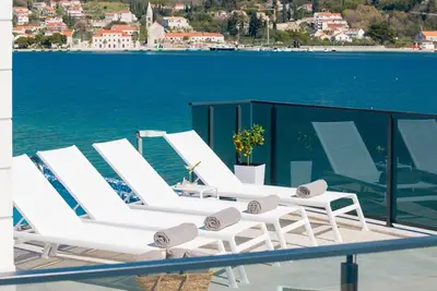 Image de Seafront Villa with Modern Interior