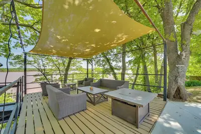 Image de Waterfront Retreat w\/ Deck on Lake Eufaula!