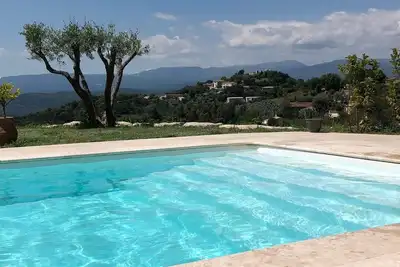 Image de Villa tout confort avec vue imprenable sur les massifs varois