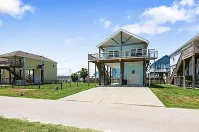 Image de Beautiful 3br, 2ba Beach House with Beach Access!