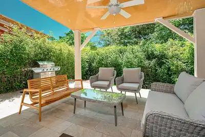 Image de Gated resort condo with on-site pool, outdoor areas, private patio, & W\/D