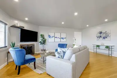 Image de Upscale stylish entire 4b2b house with amazing views