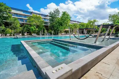 Image de Luxury 2 Br Condo with Infinity Pool - Awa 107