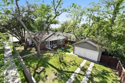 Image de Mid-Century Home: Backyard, Close to Downtown