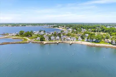 Image de Seaside Serenity: 4br Waterfront Gem in Branford – 5-Star Rated!