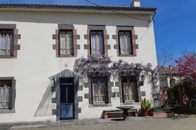 Image de Maison au Sein D'un Parc Idéale Pour les Familles