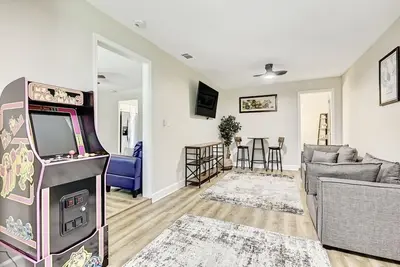 Image de Private Savannah Getaway Near Historic Riverfront!